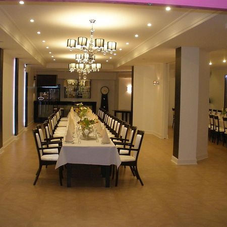 Hotel & Restauracja Glass 라돔 외부 사진