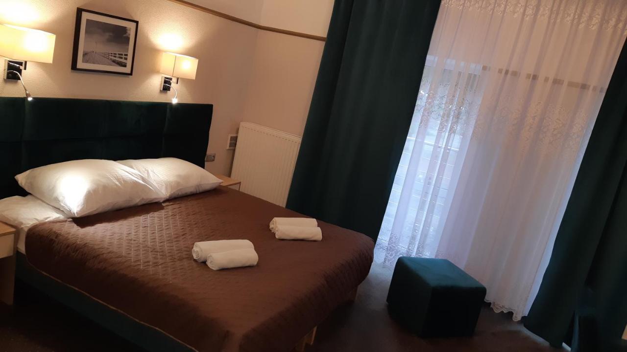 Hotel & Restauracja Glass 라돔 외부 사진