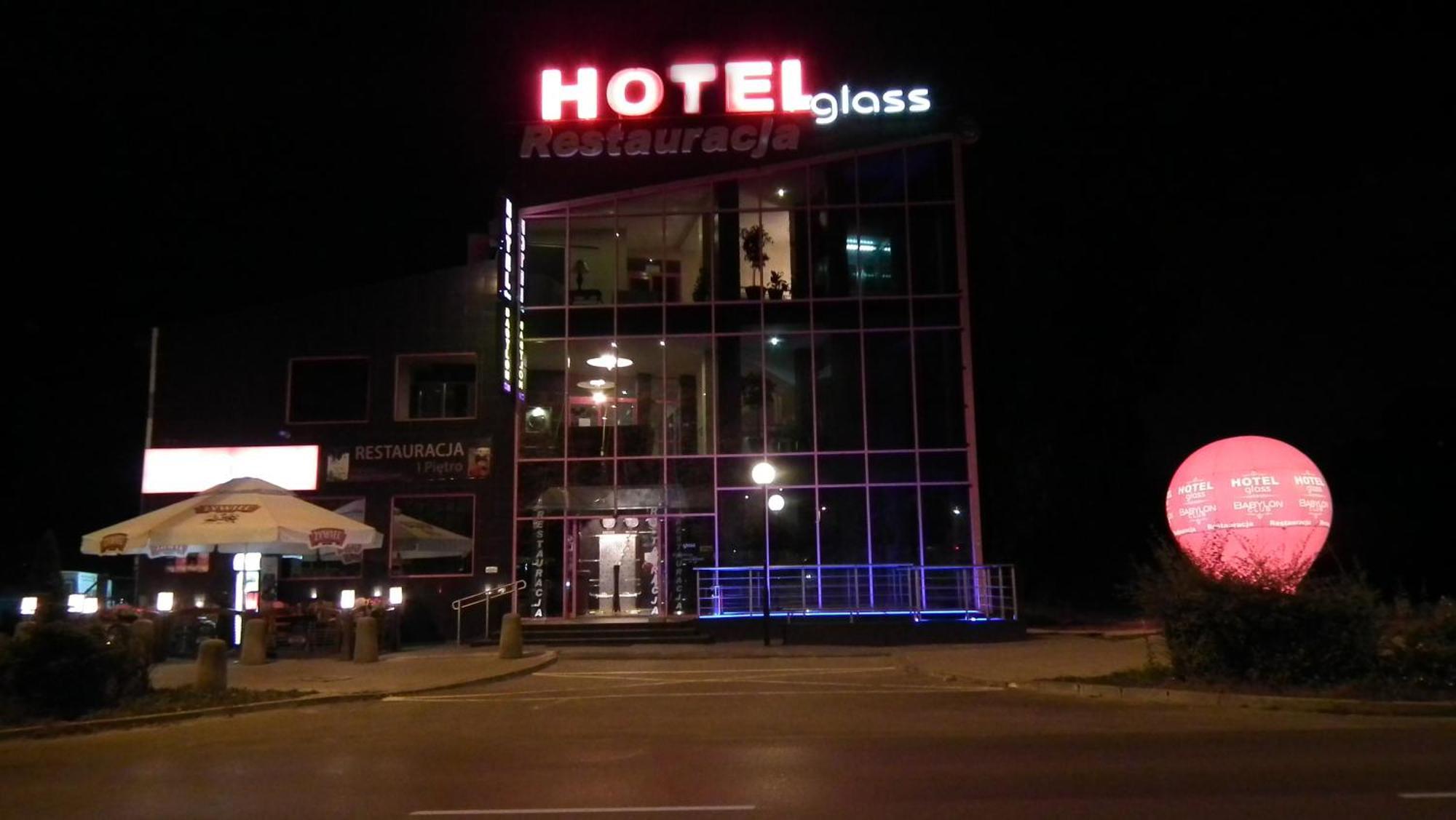 Hotel & Restauracja Glass 라돔 외부 사진
