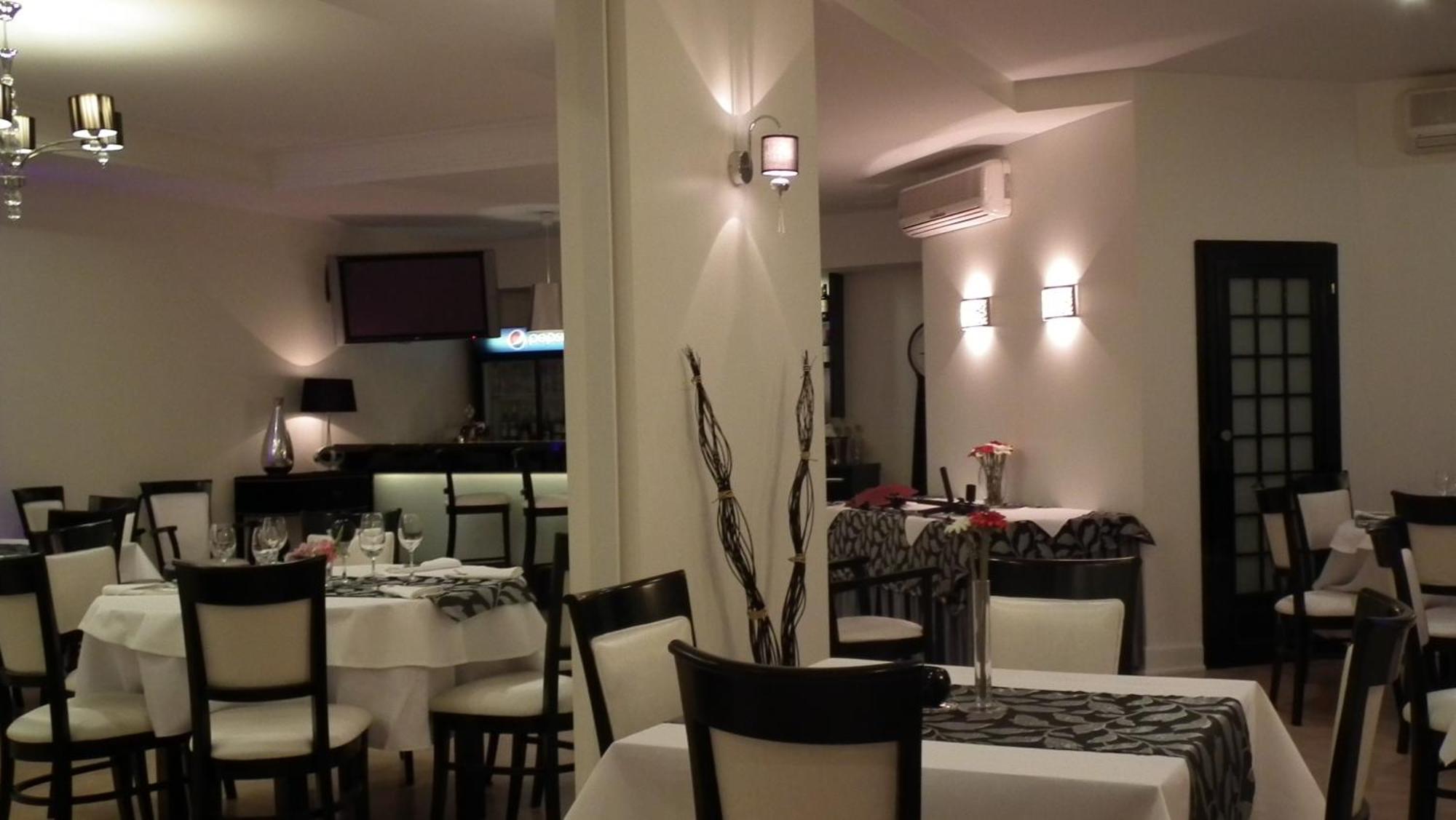 Hotel & Restauracja Glass 라돔 외부 사진