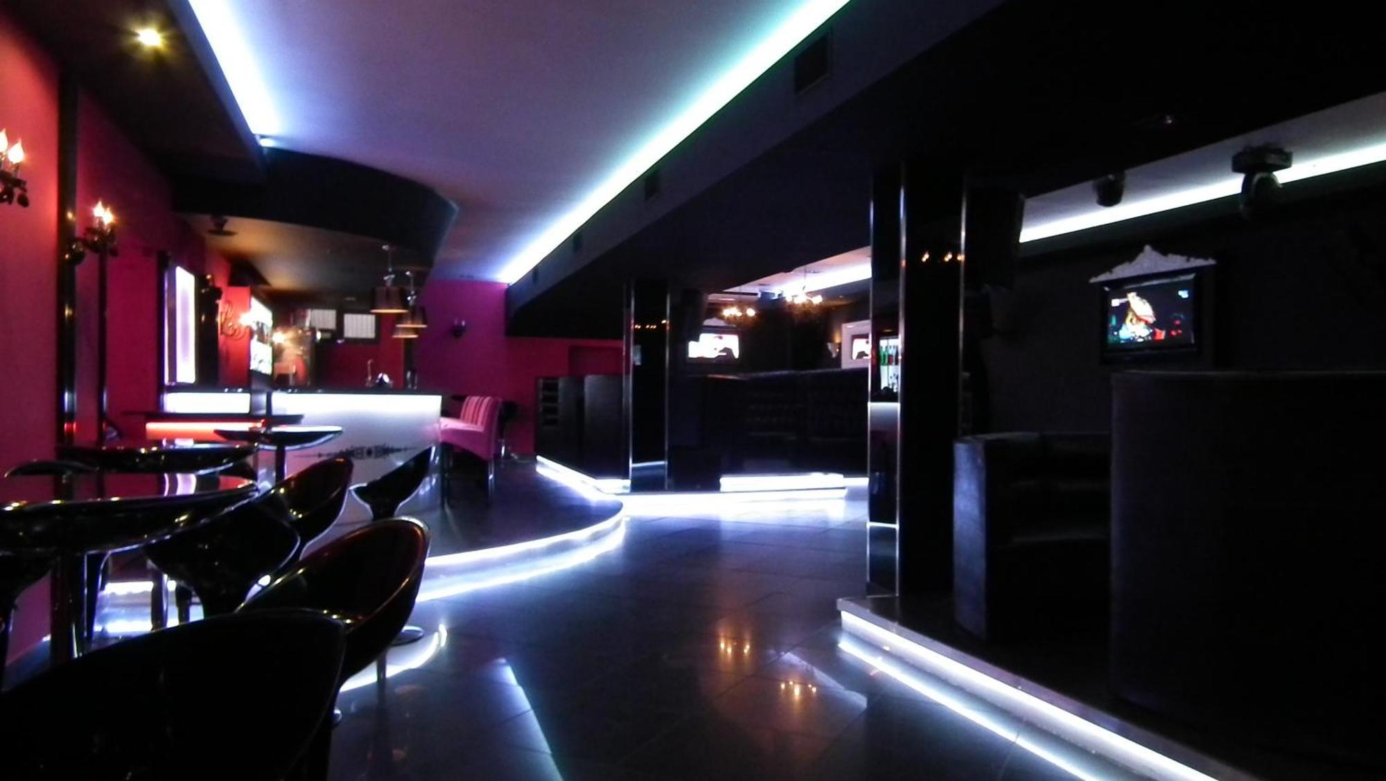 Hotel & Restauracja Glass 라돔 외부 사진