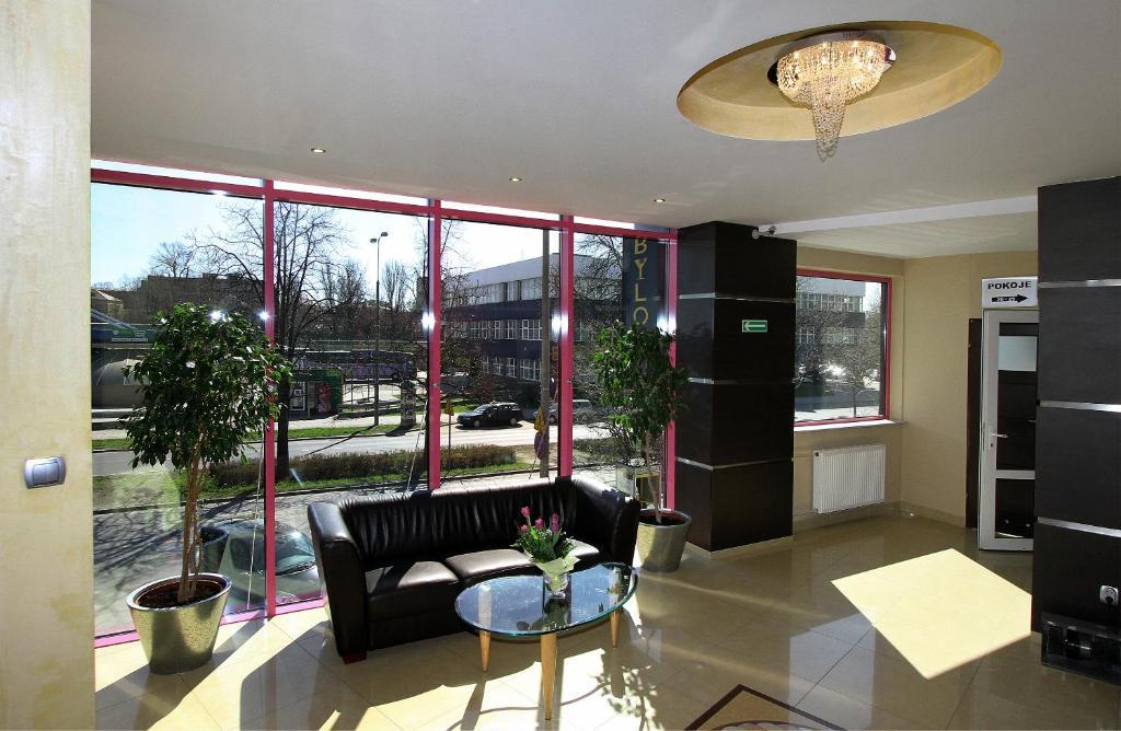 Hotel & Restauracja Glass 라돔 외부 사진