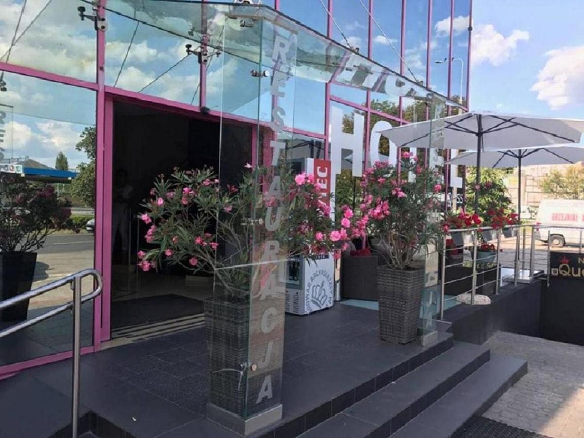 Hotel & Restauracja Glass 라돔 외부 사진